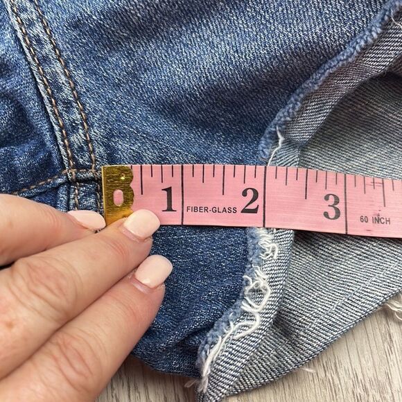 Bundle of 2 denim jean shorts.  Mossimo and Universal Thread. Women's size 4 - Picture 8 of 9